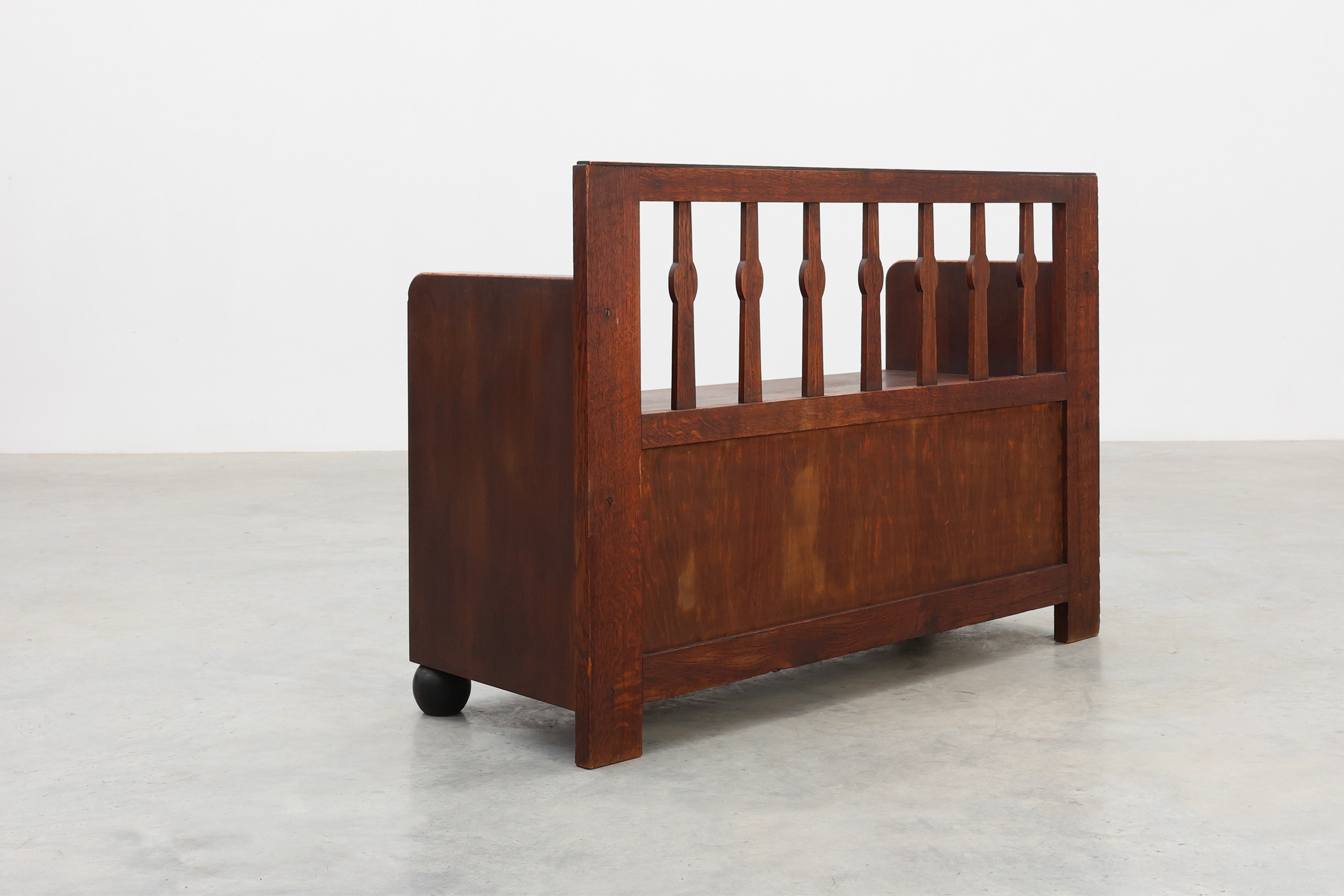 Modernist Art Deco bench with lift-top storage seat in solid oak, Belgium 1920sthumbnail